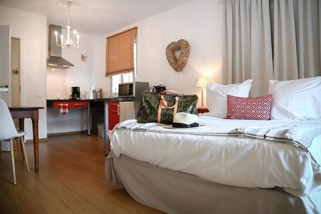 อาโม เดอกีไชม์ Hotel เอกิสไฮม์ ภายนอก รูปภาพ